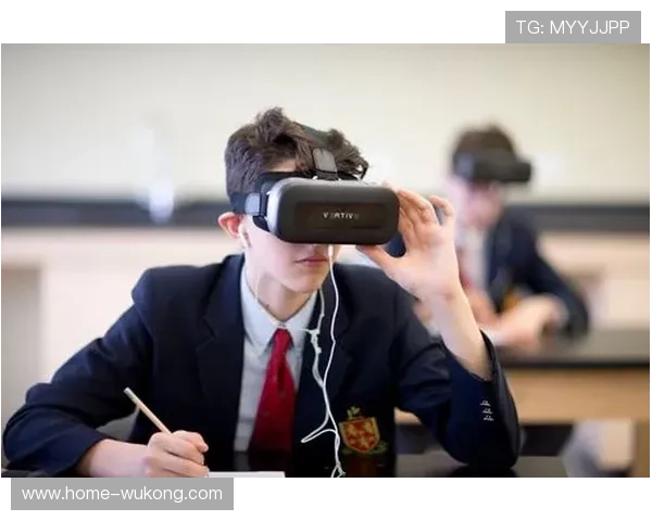 混合现实解说间在智能化推进阶段落地 提供了多维度的战术复盘演示